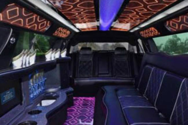 10 Passenger Stretch Limousine - Chrysler 300