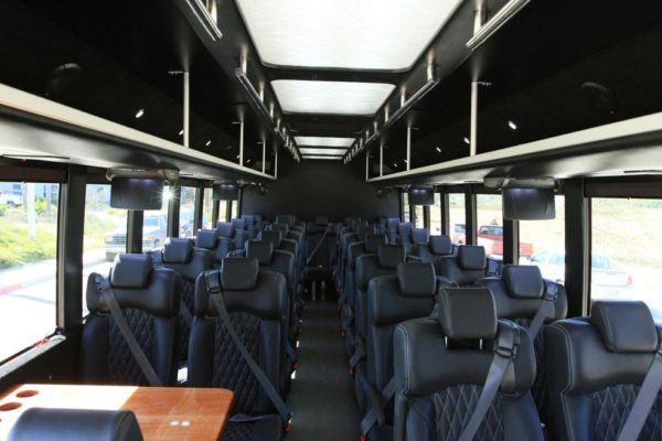 36 Passenger Luxury Coach Bus